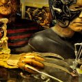 Игрушки не ограничиваются одними фигурками персонажей, некоторые предметы вполне годны быть использованными по назначению, для более полного вхождения в образ любимого киногероя.