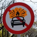 
              В зоне действия данного знака террористам запрещается взрывать свои автомобили. Законопослушность китайцев порой просто шокирует.
            